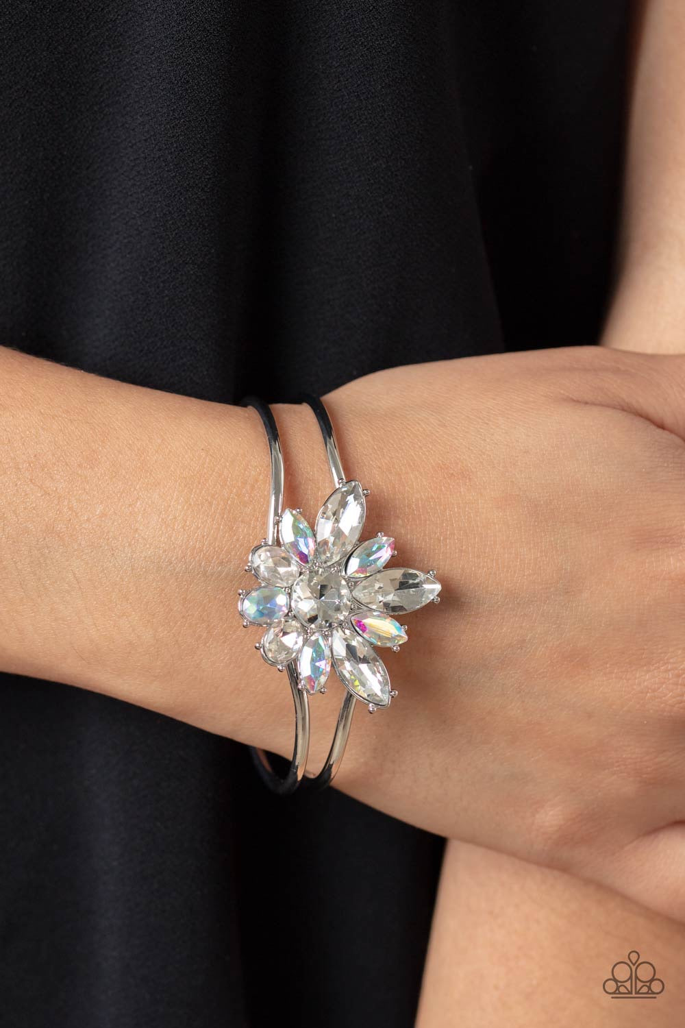 Chic Corsage - Silver