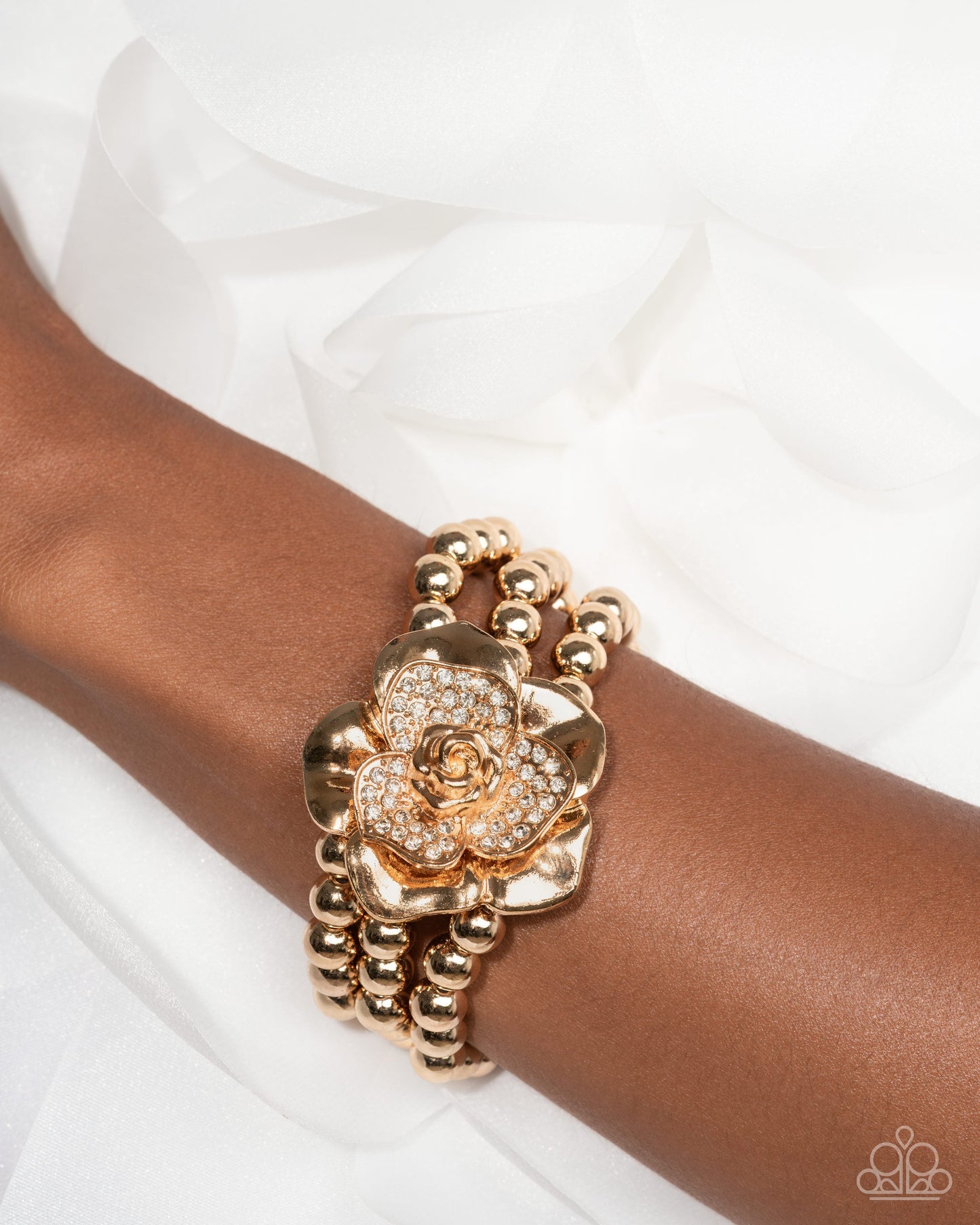 Blooming Background - Gold